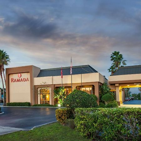 Ramada By Wyndham Orlando Florida Mall Экстерьер фото