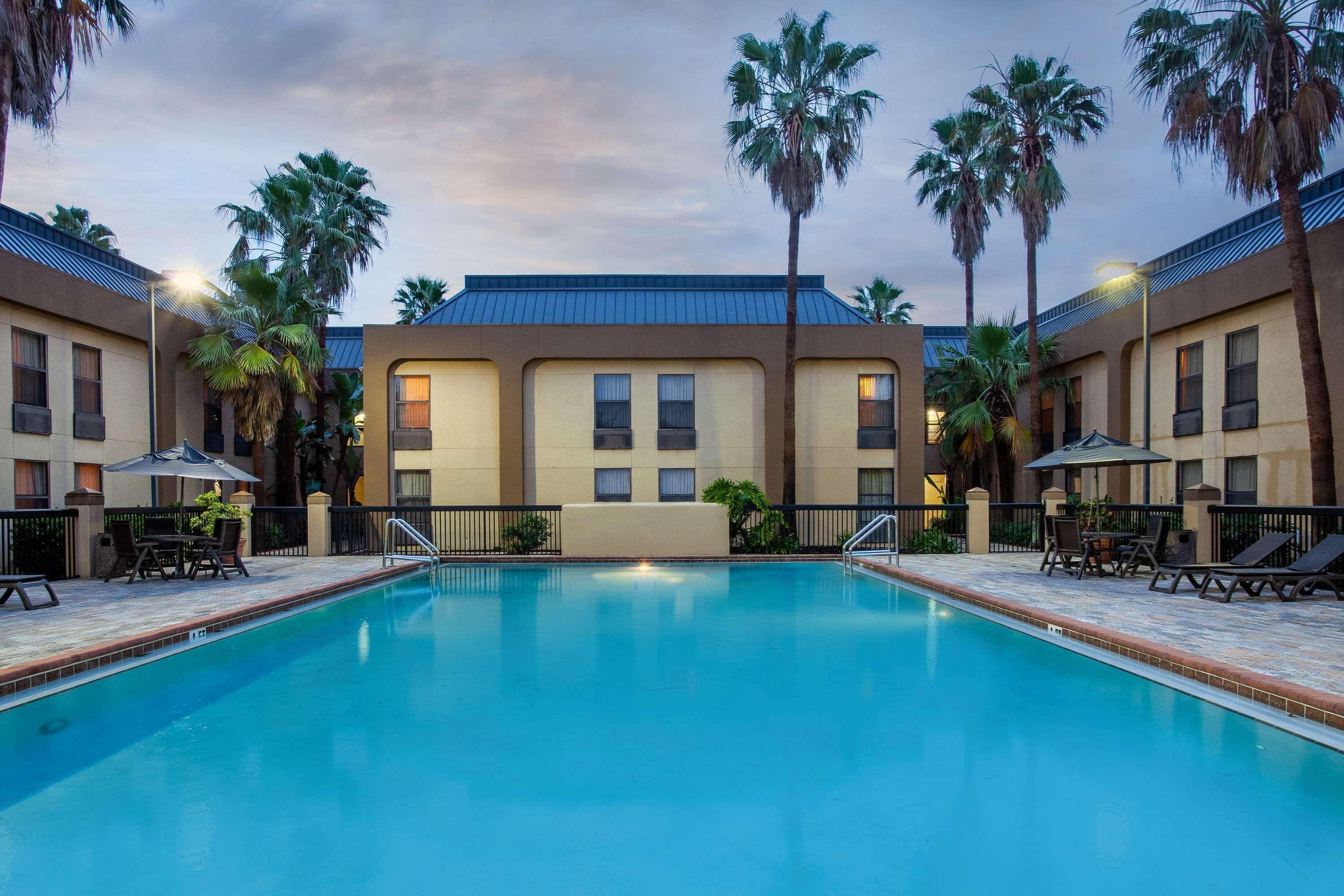 Ramada By Wyndham Orlando Florida Mall Экстерьер фото