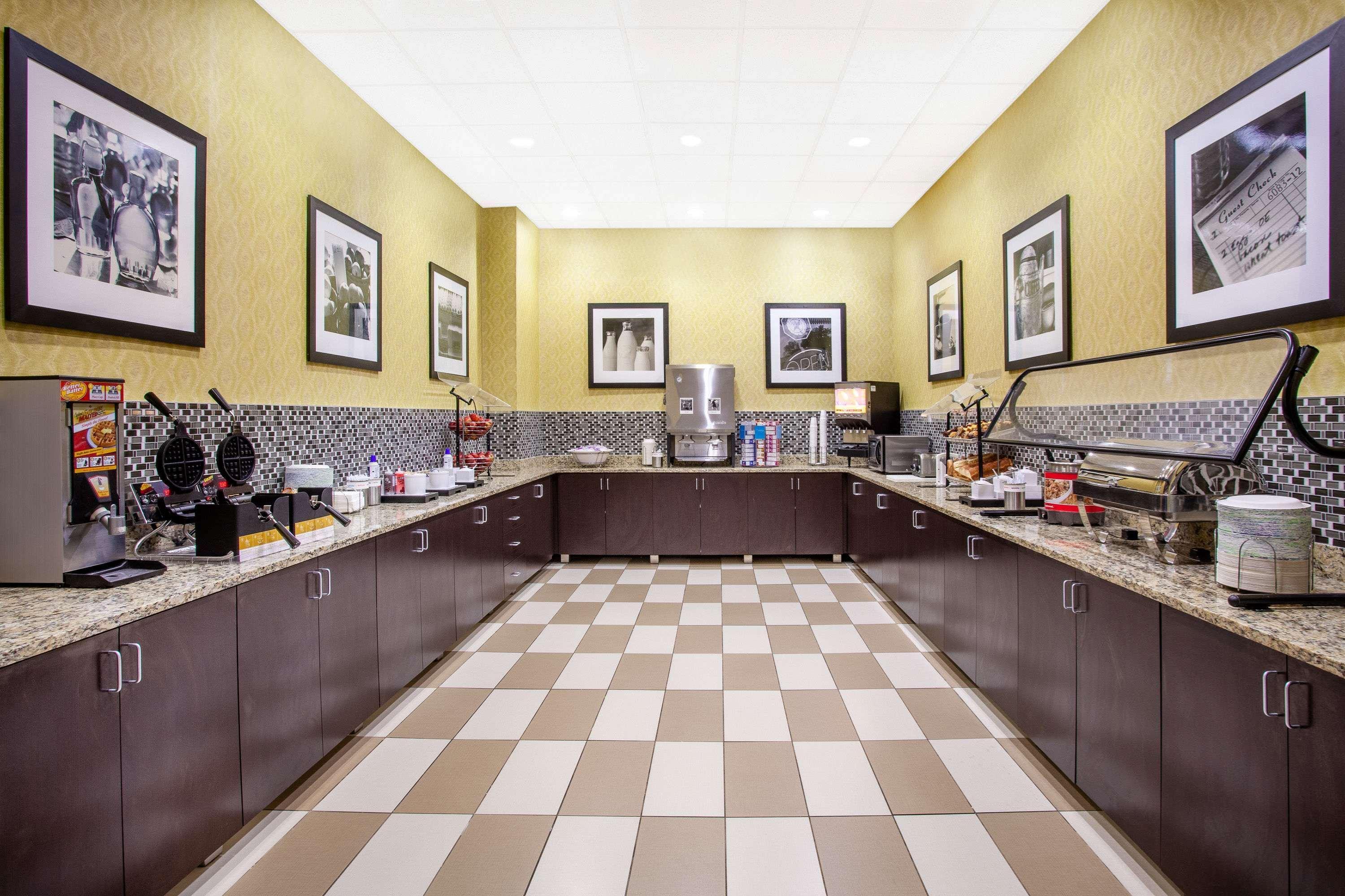 Ramada By Wyndham Orlando Florida Mall Экстерьер фото