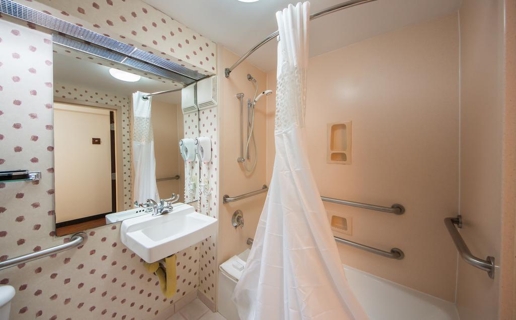 Ramada By Wyndham Orlando Florida Mall Экстерьер фото