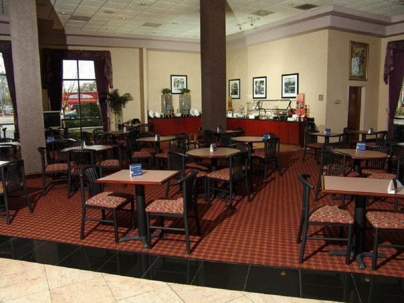 Ramada By Wyndham Orlando Florida Mall Экстерьер фото