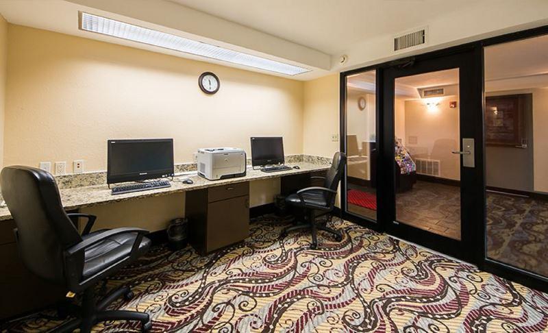 Ramada By Wyndham Orlando Florida Mall Экстерьер фото