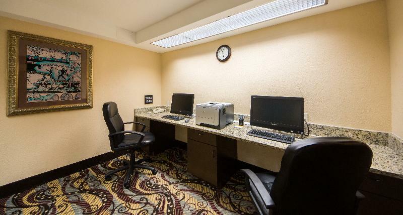 Ramada By Wyndham Orlando Florida Mall Экстерьер фото